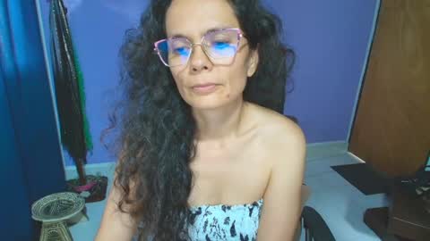 Snapshot of slavefuck chatting on June 2, 8:33 pm SlaveFuck online show from June 2, 8:33 pm