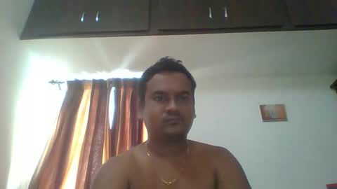 Snapshot of slaveqteguy chatting on October 22, 7:19 am slaveqteguy online show from October 22, 7:19 am