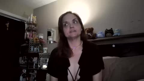 Snapshot of slayterkitty chatting on November 2, 8:11 pm slayterkitty online show from November 2, 8:11 pm