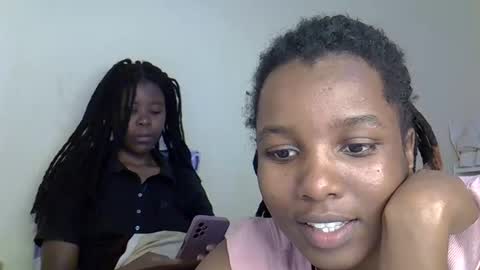 sleciah online show from November 22, 10:25 am