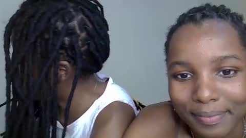 sleciah online show from November 28, 4:09 pm