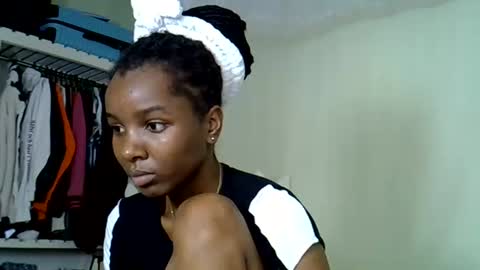 Snapshot of sleciahsha chatting on June 13, 10:02 am sly online show from June 13, 10:02 am