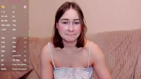 Snapshot of sleeeepy_af chatting on April 29, 3:38 pm Alice online show from April 29, 3:38 pm