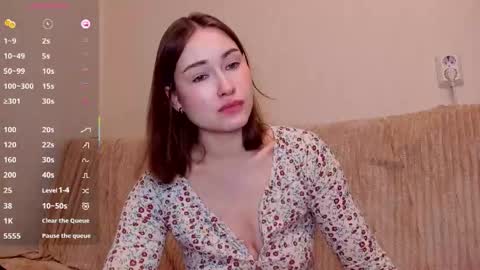 Snapshot of sleeeepy_af chatting on May 22, 8:36 pm Alice online show from May 22, 8:36 pm