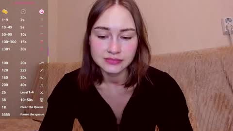 Snapshot of sleeeepy_af chatting on June 3, 8:25 pm Alice online show from June 3, 8:25 pm