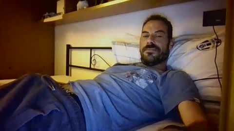 Snapshot of slevin1983 chatting on May 19, 6:14 pm slevin online show from May 19, 6:14 pm