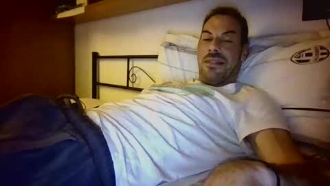 Snapshot of slevin1983 chatting on May 22, 9:42 pm slevin online show from May 22, 9:42 pm