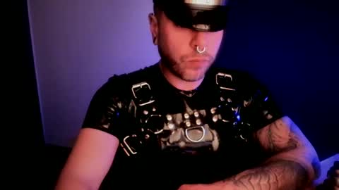 Snapshot of slick_evo chatting on December 2, 3:37 am slick_evo online show from December 2, 3:37 am