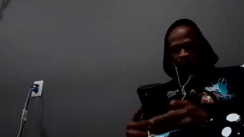 Snapshot of slickerthan12 chatting on January 21, 7:26 am BBC Hanging online show from January 21, 7:26 am