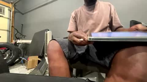 Snapshot of slickerthan12 chatting on July 17, 2:51 am BBC Hanging online show from July 17, 2:51 am