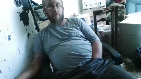 Snapshot of slickwill2391 chatting on May 2, 5:29 pm slickwill2391 online show from May 2, 5:29 pm