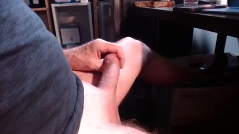 sliderguy699 online show from April 19, 11:53 am