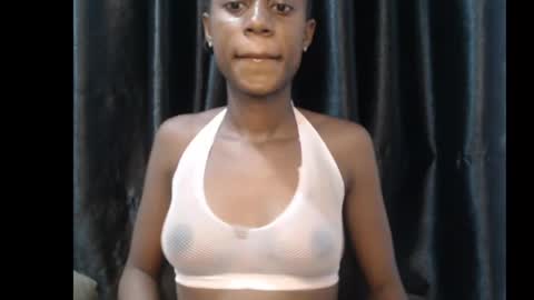 Snapshot of slim_candy12 chatting on May 20, 5:52 pm Lily online show from May 20, 5:52 pm