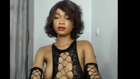Snapshot of slim_ebonygirl4 chatting on December 18, 6:41 am Slim ebonygirl4 online show from December 18, 6:41 am
