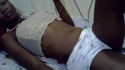 Snapshot of slim_kiteey chatting on June 22, 6:54 am slim_kiteey online show from June 22, 6:54 am