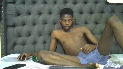 Snapshot of slim_long01 chatting on June 7, 6:50 am slim long01 online show from June 7, 6:50 am