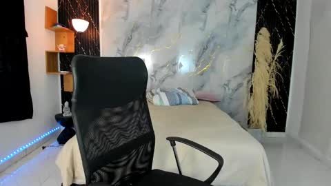 slim_master12 online show from April 21, 9:50 pm