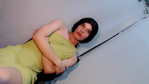 slim_nathalia online show from April 22, 4:59 am