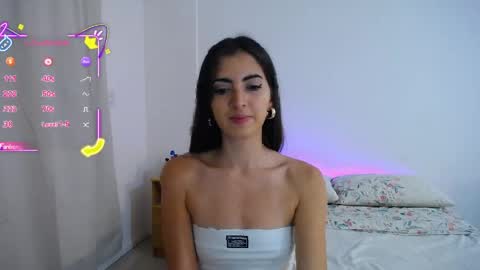 Snapshot of slimbaby69 chatting on May 18, 11:43 pm Ivi online show from May 18, 11:43 pm