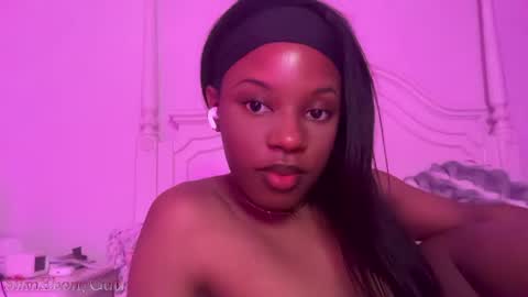 Snapshot of slimebonygurl chatting on June 25, 3:50 am slimebonygurl online show from June 25, 3:50 am