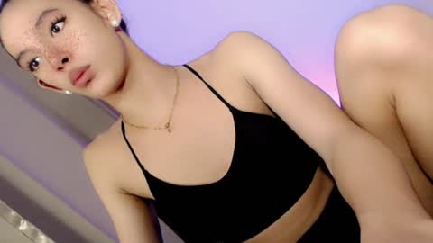 Snapshot of slimgirl_patricia chatting on July 11, 1:03 pm Pat online show from July 11, 1:03 pm