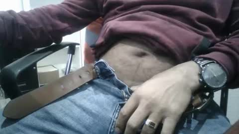 Snapshot of slimjimorange9 chatting on November 15, 1:25 am slimjimorange9 online show from November 15, 1:25 am