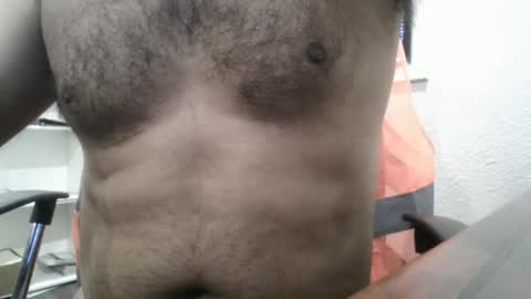 Snapshot of slimjimorange9 chatting on November 30, 12:25 am slimjimorange9 online show from November 30, 12:25 am