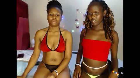 Snapshot of slimmy_kitties chatting on October 13, 3:28 am slimmy_kitties online show from October 13, 3:28 am