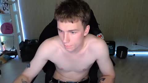 Snapshot of slippery_baby chatting on July 10, 9:28 pm Mila online show from July 10, 9:28 pm