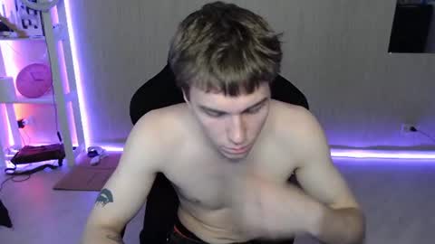 Snapshot of slippery_baby chatting on August 2, 8:07 pm Mila online show from August 2, 8:07 pm