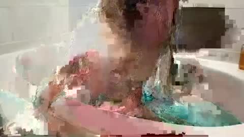 slipperysav online show from October 20, 1:28 am