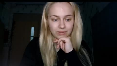 sloanne___ta online show from April 21, 2:34 pm