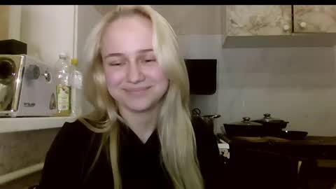 sloanne___ta online show from April 22, 8:10 pm