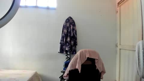 Snapshot of slone03 chatting on May 5, 2:03 pm slone03 online show from May 5, 2:03 pm