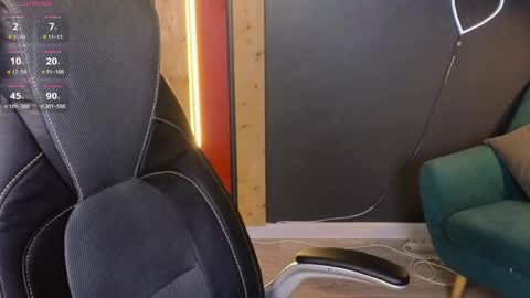 Emilia online show from April 16, 11:55 am