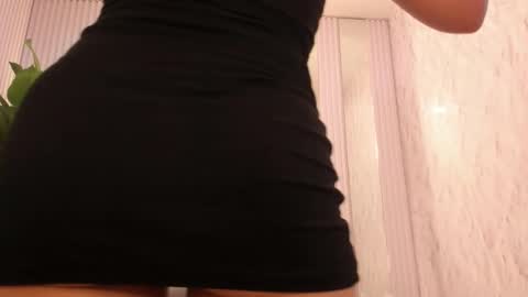 Paola  online show from March 5, 1:23 am