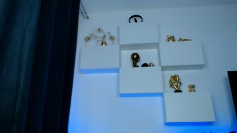 Snapshot of slut_tattoogirl chatting on December 17, 7:36 am Ariana online show from December 17, 7:36 am