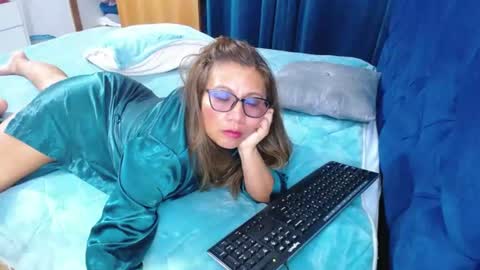 Slutdirtyxxx online show from June 28, 11:55 pm
