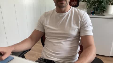 Snapshot of slutguy81 chatting on March 3, 1:50 pm Slutguy81 online show from March 3, 1:50 pm