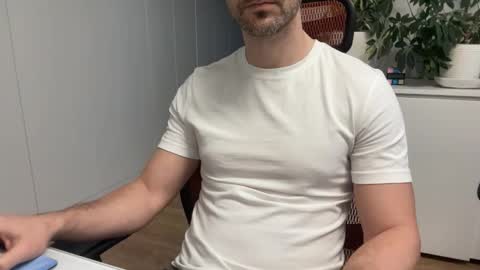 Snapshot of slutguy81 chatting on March 4, 7:03 am Slutguy81 online show from March 4, 7:03 am