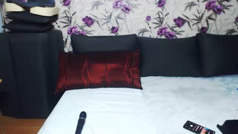 Snapshot of slutishmami chatting on November 22, 6:40 pm slutihmami online show from November 22, 6:40 pm