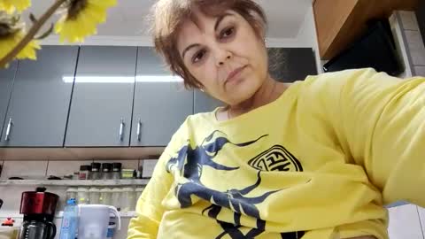 Snapshot of slutishmami chatting on November 27, 7:32 am slutihmami online show from November 27, 7:32 am