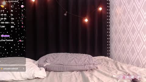 Snapshot of slutlittlecamila chatting on December 15, 12:38 pm CAMILA  online show from December 15, 12:38 pm