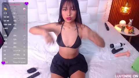 Snapshot of slutlittlecamila chatting on March 11, 3:05 am CAMILA  online show from March 11, 3:05 am