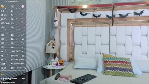 Snapshot of slutlittlecamila chatting on October 16, 2:56 am CAMILA  online show from October 16, 2:56 am