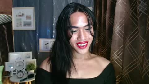 Snapshot of slutqueen_raz chatting on December 28, 9:30 pm Raz online show from December 28, 9:30 pm