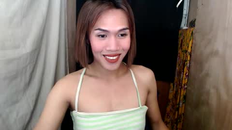 Snapshot of slutqueen_raz chatting on September 25, 8:51 am Raz online show from September 25, 8:51 am