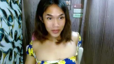 Snapshot of slutqueen_raz chatting on June 9, 9:26 pm Raz online show from June 9, 9:26 pm