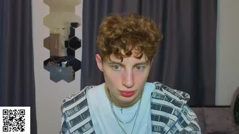 Snapshot of sluttsavage chatting on May 19, 6:42 am sluttsavage online show from May 19, 6:42 am