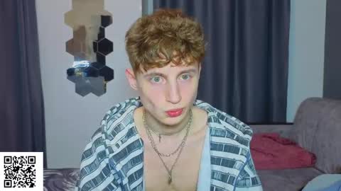 Snapshot of sluttsavage chatting on May 27, 10:40 pm sluttsavage online show from May 27, 10:40 pm